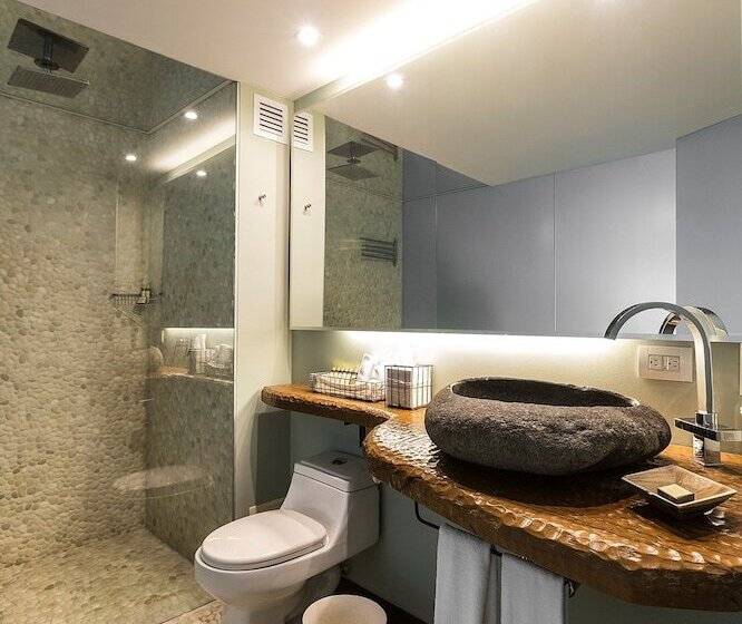 스위트, The Charlee