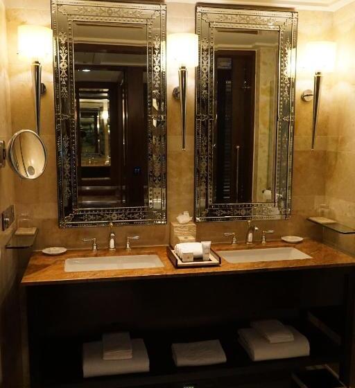 스탠다드 룸 호수 전망, The Leela Palace Udaipur