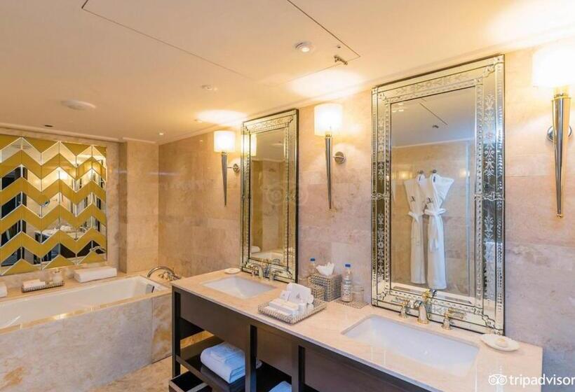 디럭스 스위트, The Leela Palace Udaipur