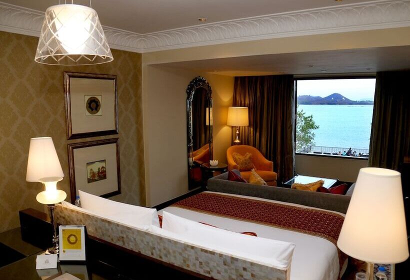 스탠다드 룸 호수 전망, The Leela Palace Udaipur