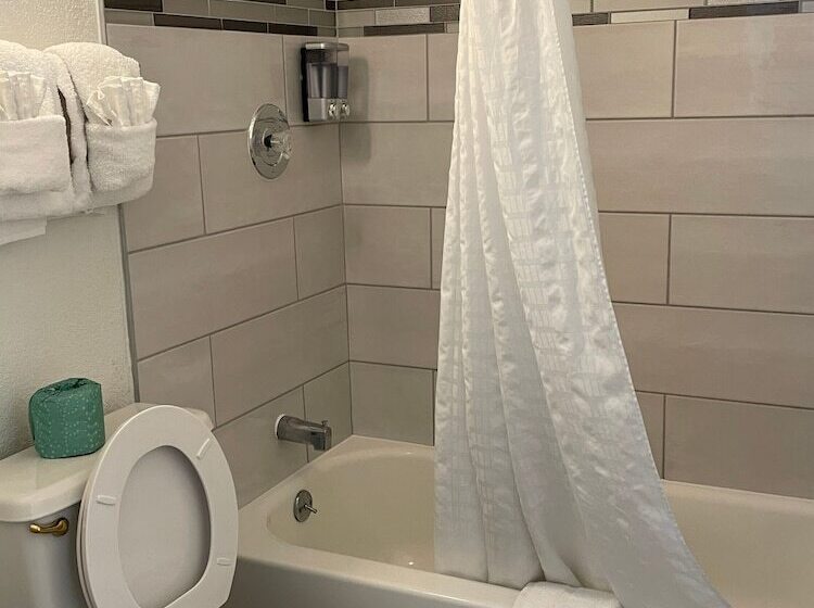 标准间, Tricove Inn & Suites