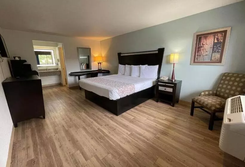 Standard-invahuone King-vuode, Tricove Inn & Suites