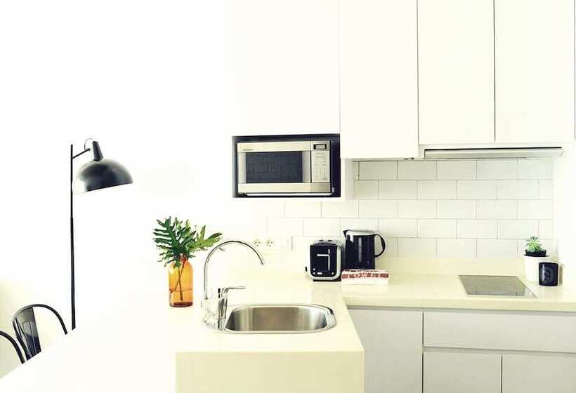 إستوديو قياسى, Morrissey