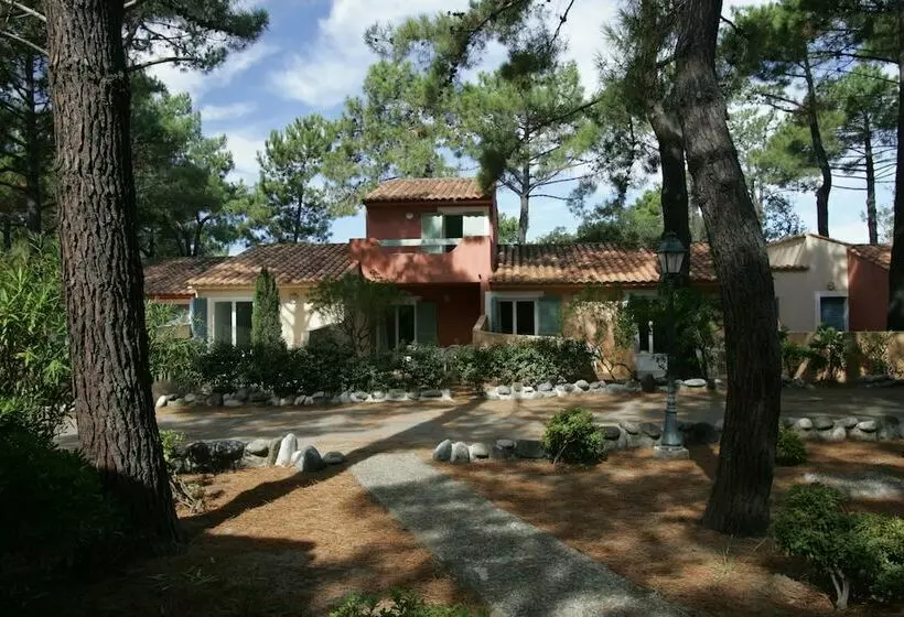 استودیوی استاندارد, Borgo Résidence Cala Bianca
