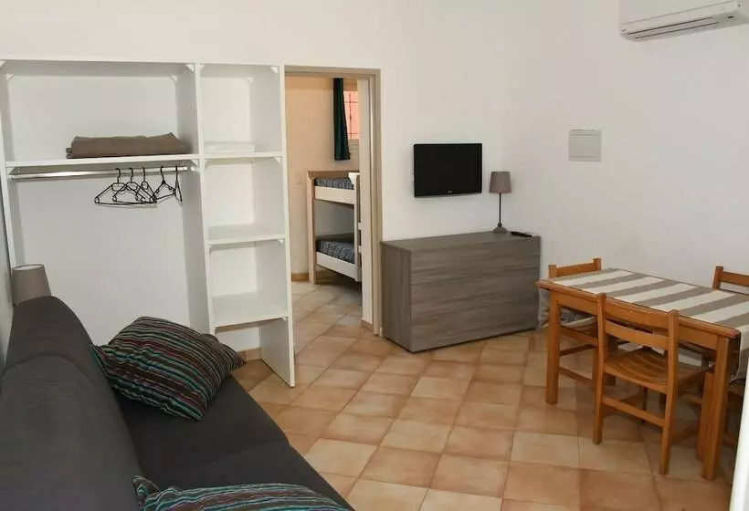 استودیوی استاندارد, Borgo Résidence Cala Bianca