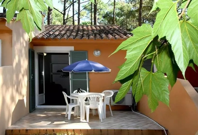 استودیوی استاندارد, Borgo Résidence Cala Bianca