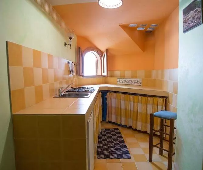 スタンダードスタジオ, Casa Vela B&b