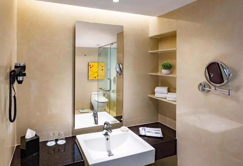 Deluxe-sviitti, Eastin Hotel Penang