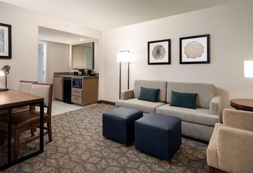 سوییت با چشم‌انداز کوه, Embassy Suites By Hilton Portland Airport