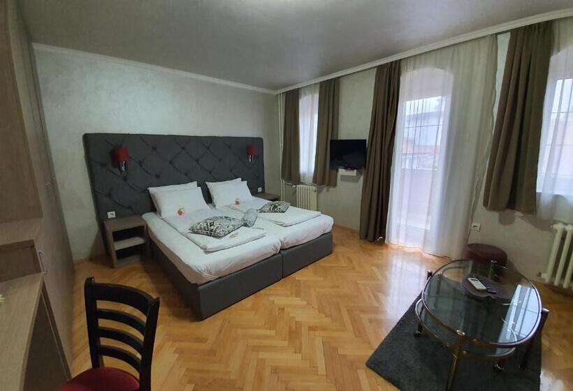 غرفة قياسية, Fontana