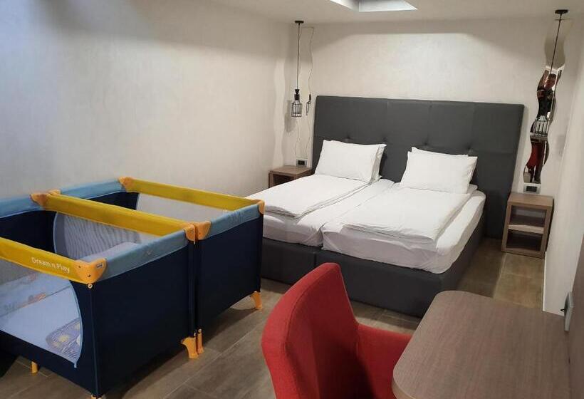 غرفة قياسية, Fontana