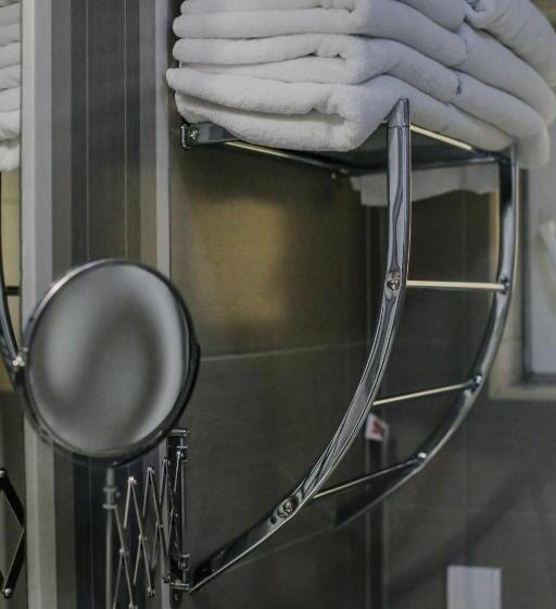 غرفة قياسية ثلاثية, Fontana