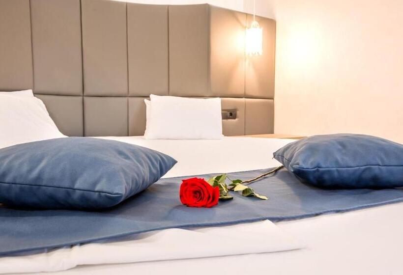 غرفة قياسية رباعية, Fontana