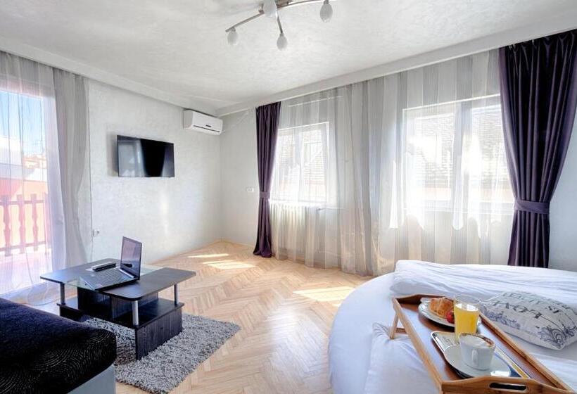 شقة غرفة نوم واحدة مزودة بشُرفة, Fontana