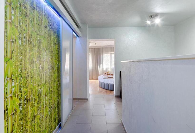 شقة غرفة نوم واحدة مزودة بشُرفة, Fontana