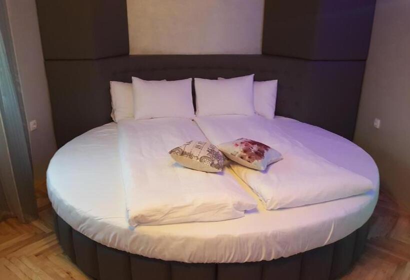 شقة غرفة نوم واحدة مزودة بشُرفة, Fontana