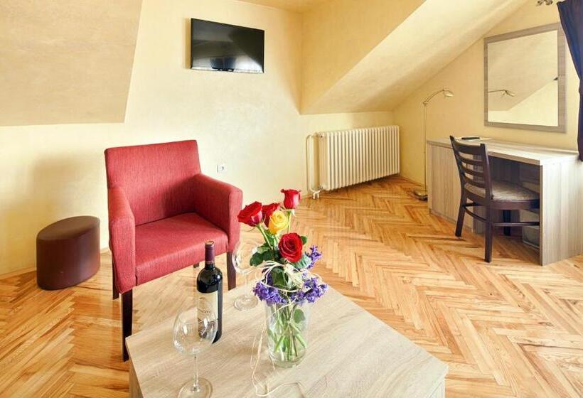 غرفة قياسية, Fontana