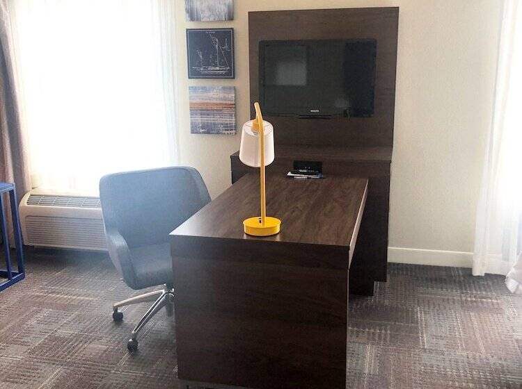 标准工作室, Hampton Inn & Suites Norfolk Airport