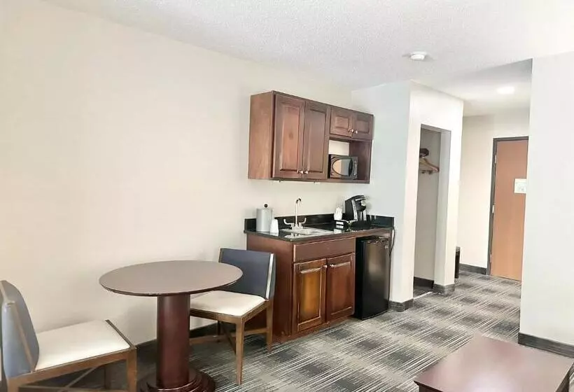 キングサイズベッドのエクゼクティブ, Holiday Inn Express And Suites Meriden, An Ihg