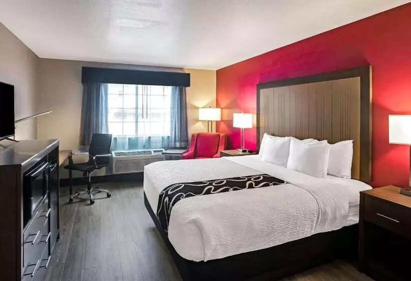 キングサイズベッドのデラックスルーム, La Quinta By Wyndham Fort Smith