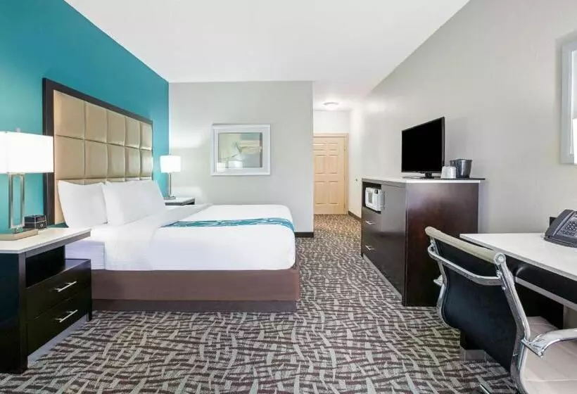 身障者適用キングサイズベッドルーム, La Quinta Inn & Suites By Wyndham Paris