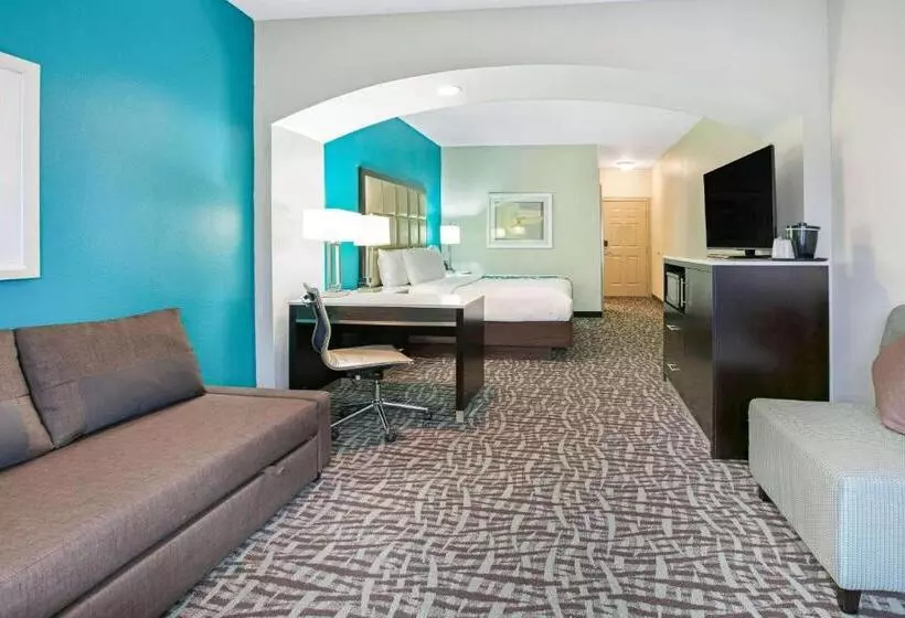 キングサイズベッドのスイートルーム, La Quinta Inn & Suites By Wyndham Paris