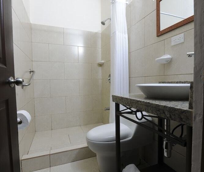 غرفه قياسيه سريرين مزدوجين, Robledal