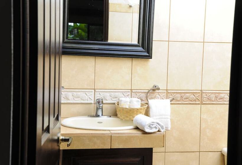 غرفه قياسيه سريرين مزدوجين, Robledal