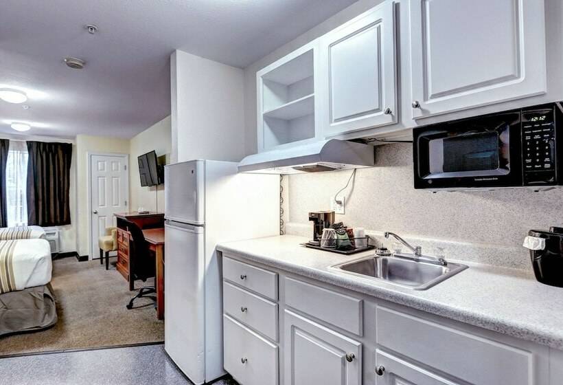 스탠다드 룸 더블 침대 2개, Suburban Studios Westminster Denver North