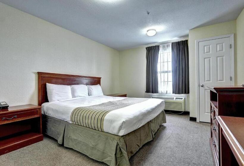 适合残疾人士使用的带超级大床的标准间, Suburban Studios Westminster Denver North