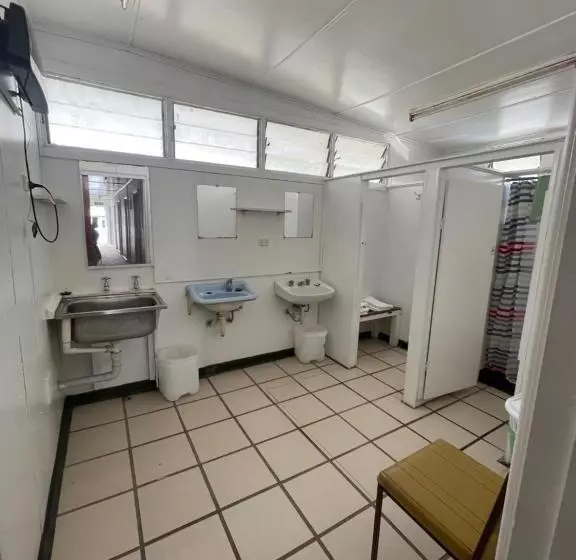 ルームシェアのワンベッド, Mountain View Motel