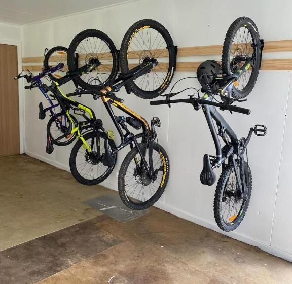 سرير فى غرفة مشتركه, Mountain View Motel