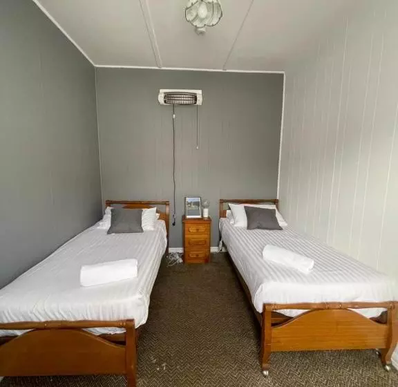 2ベッドルームアパートメント, Mountain View Motel
