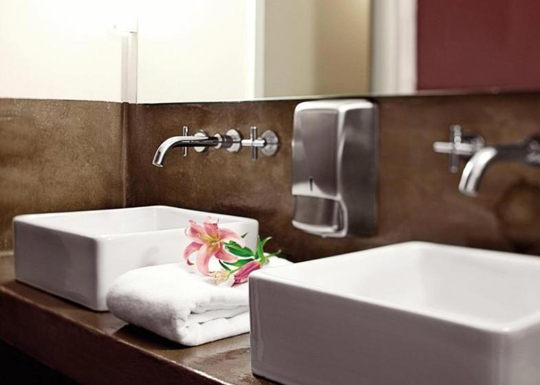 تختخواب در اتاق مشترک, Five Elements Hostel Frankfurt