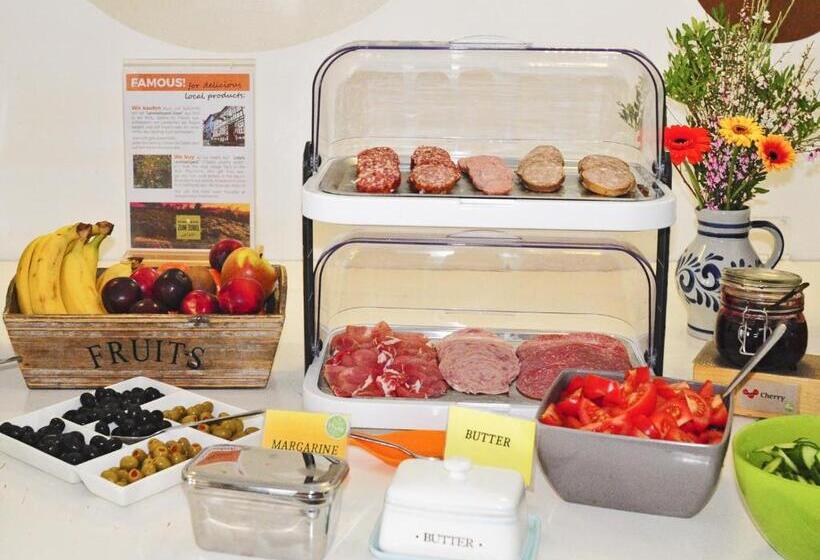 غرفة أساسية ثلاثية, Five Elements Hostel Frankfurt