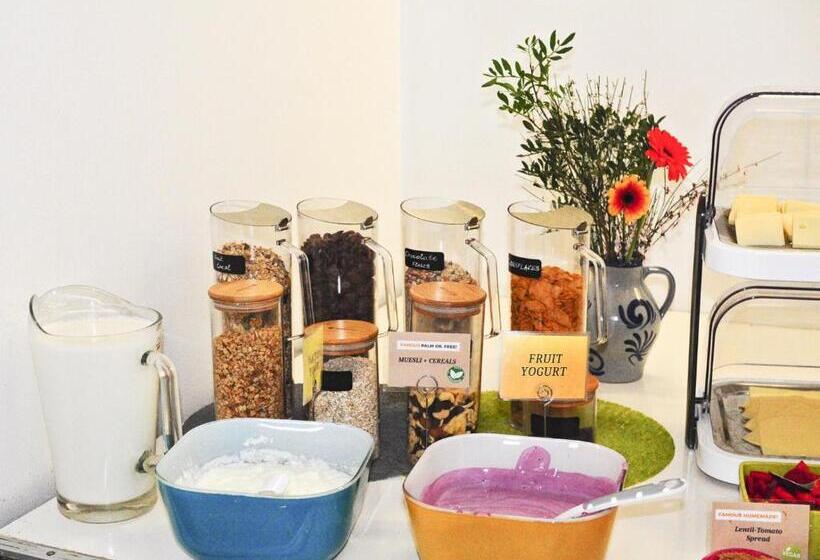 اتاق ساده سه‌ نفره, Five Elements Hostel Frankfurt