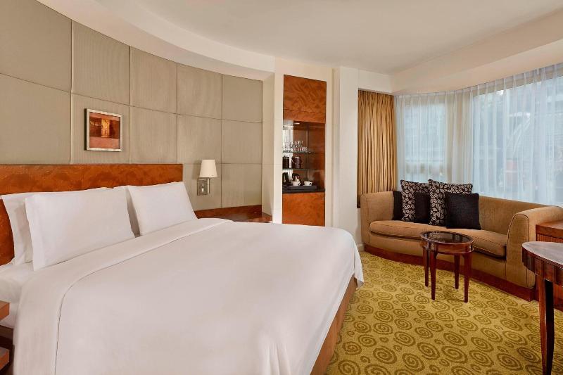 キングサイズベッドのスタンダードルーム, Hampton Inn & Suites Mount Pleasant