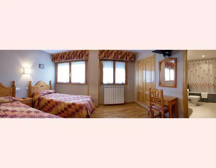 スタンダードルーム, Hostal Valle De Tena