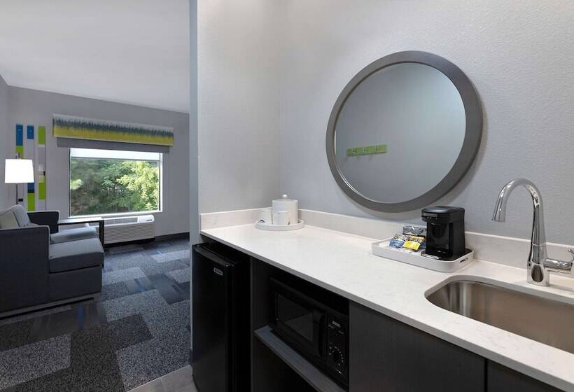 标准工作室, Hampton Inn & Suites Nacogdoches