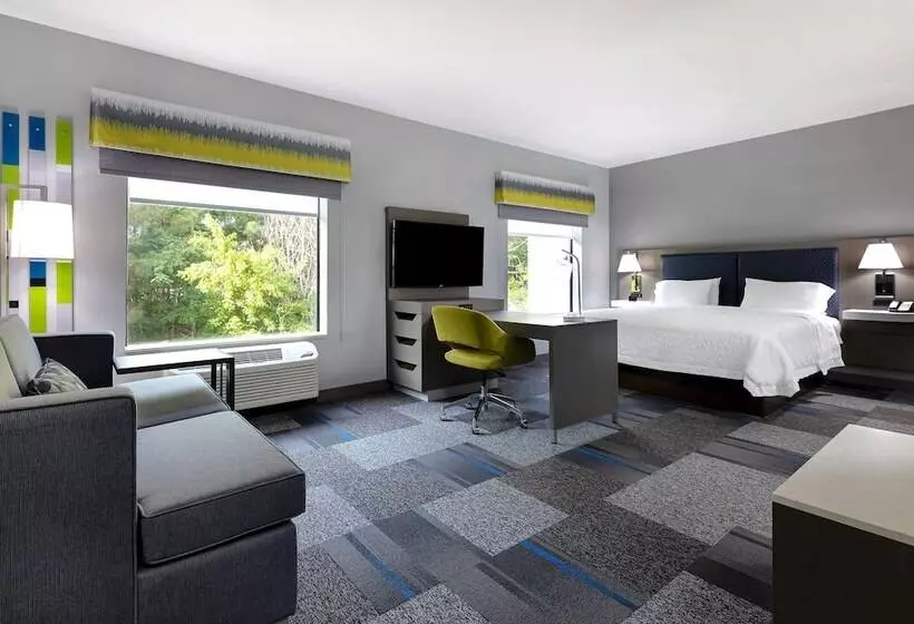 スタンダードスタジオ, Hampton Inn & Suites Nacogdoches