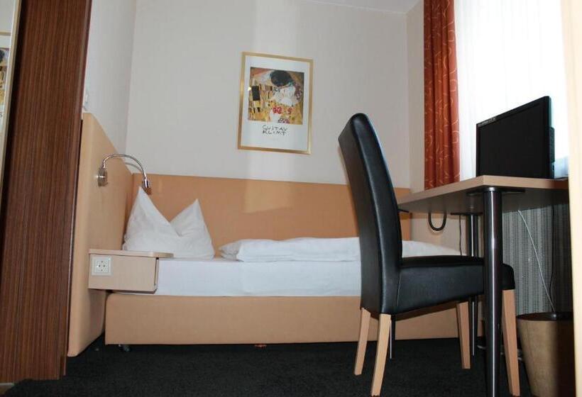 اتاق استاندارد یک نفره, Hübler