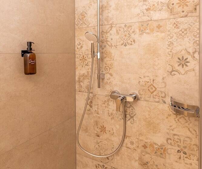 غرفة قياسية, Krone Tirol