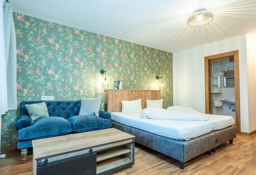 غرفة رومانسية, Krone Tirol