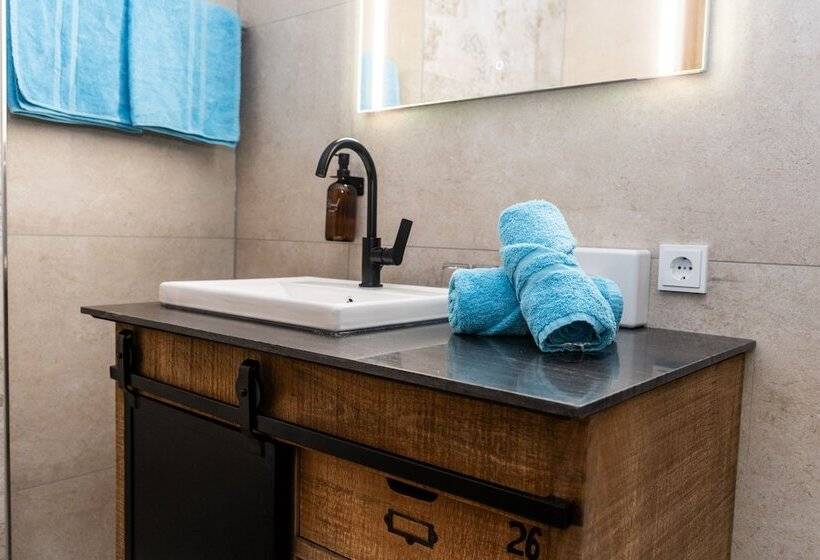 غرفة عائلية, Krone Tirol