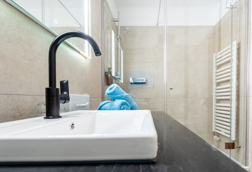 غرفة عائلية, Krone Tirol