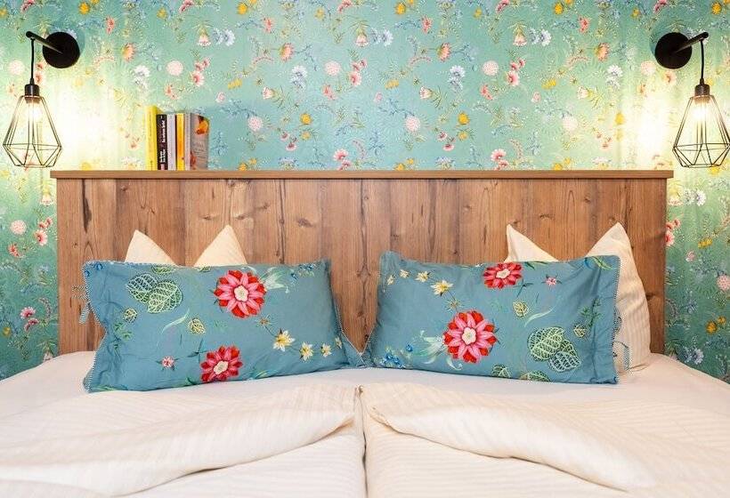 غرفة عائلية, Krone Tirol