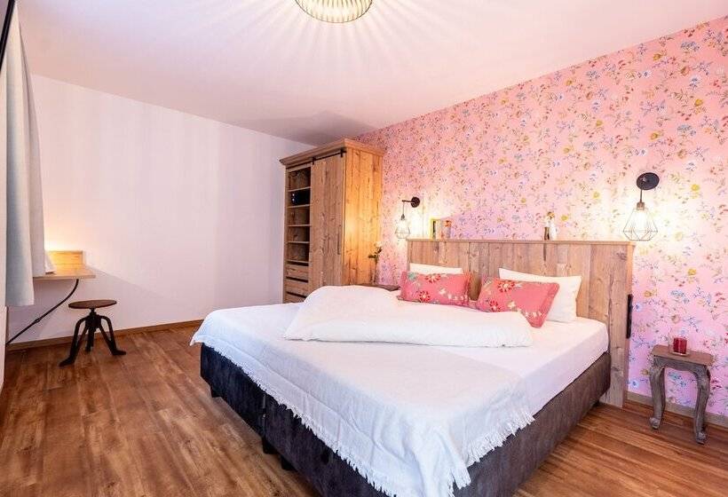 标准间, Krone Tirol