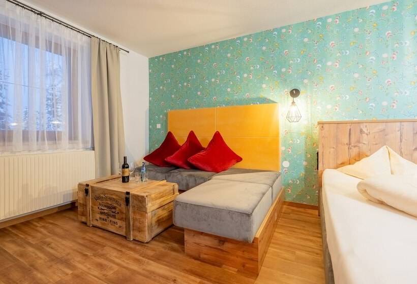 غرفة عائلية, Krone Tirol