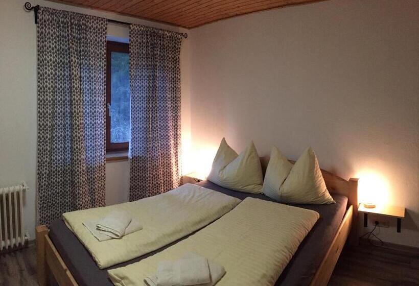 经济房, Pension & Apartments Waldkrieber