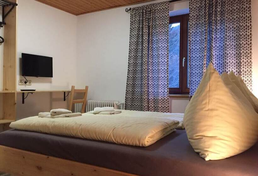 经济房, Pension & Apartments Waldkrieber